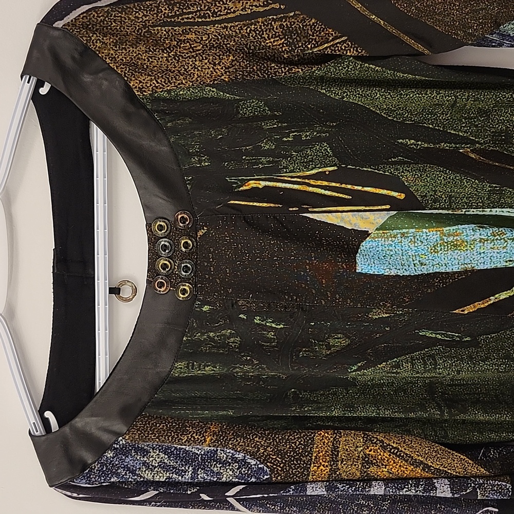 Save The Queen Multicolor Abstract Dress - Picture 3 of 11